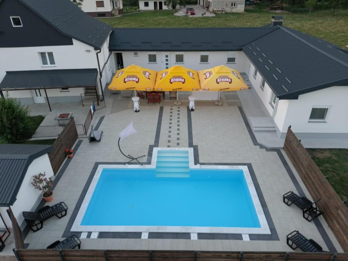 Apartmani Albatros Perusic Exterior foto